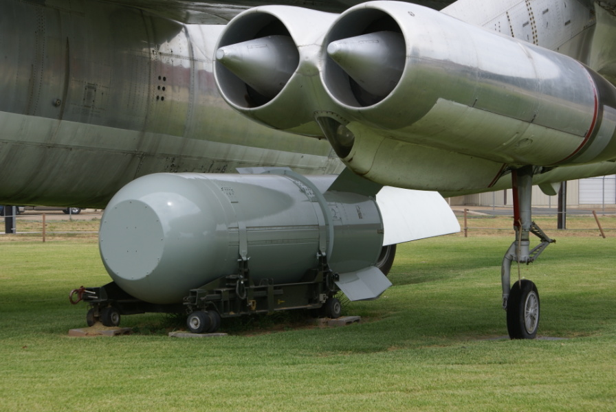 B52/Mark 53 thermonuclear bomb next to the B-47E at Barksdale Global Power Museum (Formerly the 8th Air Force Museum)