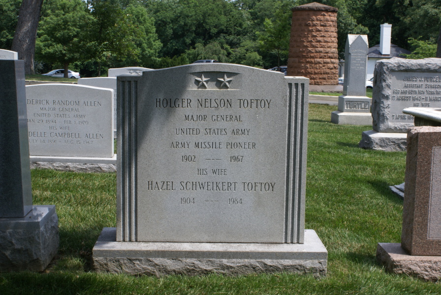 Grave of Holger Toftoy at Arlington National Cemetery