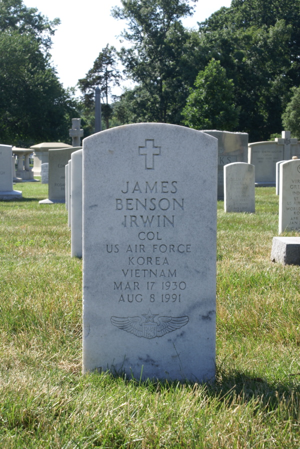 Grave of Jim Irwin at Arlington National Cemetery