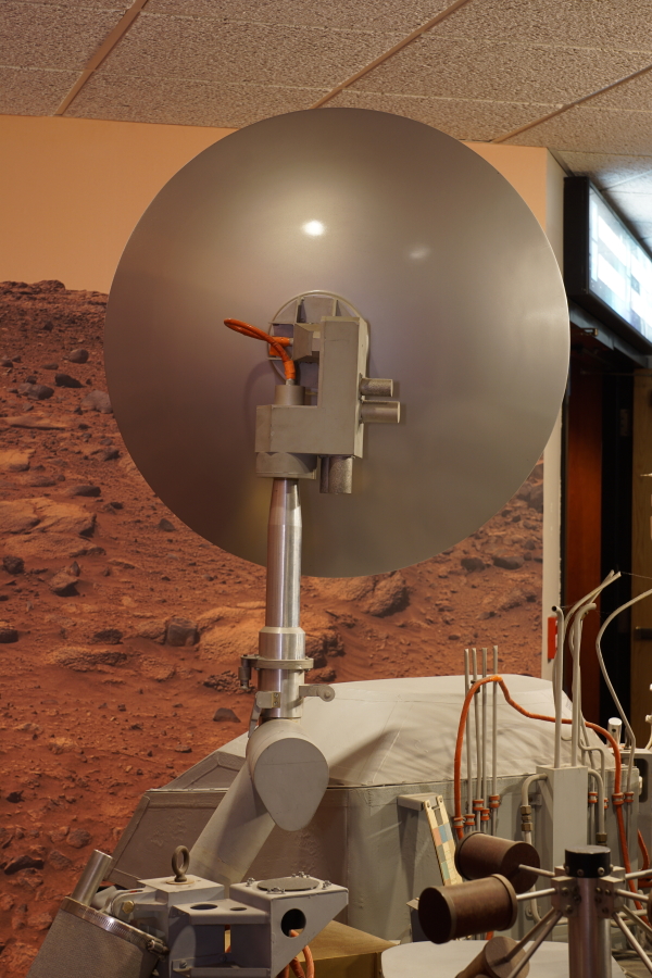 Viking Lander S-Band high gain antenna at Kansas Cosmosphere