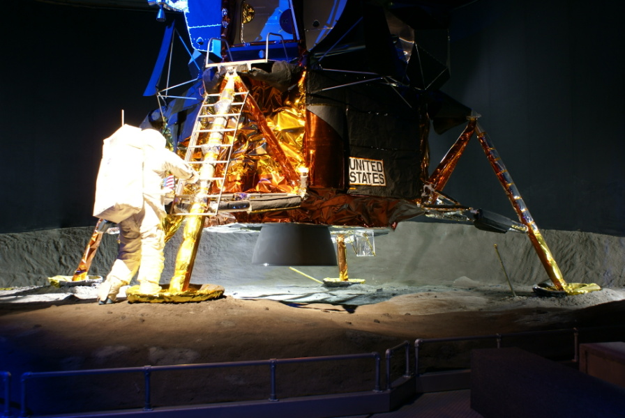 LM-13 descent stage at Cradle of Aviation