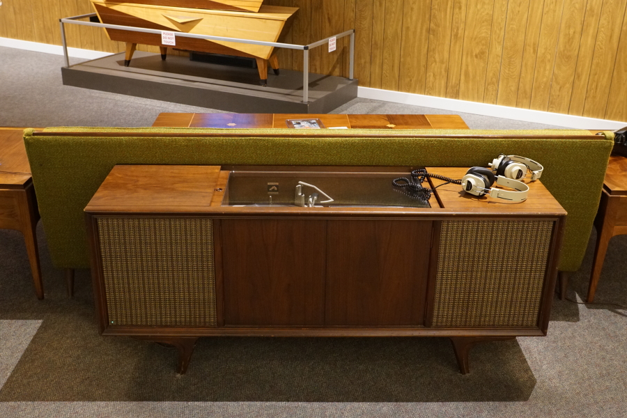 Console stereo in Destination Moon living room