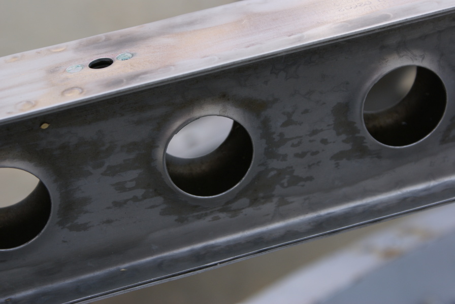 Thermal Insulation Brackets (Outdoors) horizontal bar at F-1 Engine Disassembly