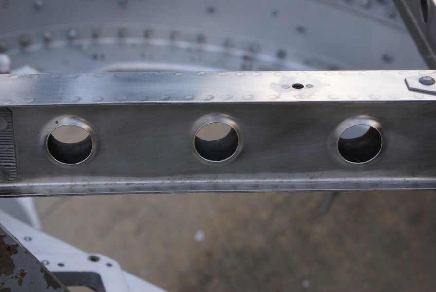 Thermal Insulation Brackets (Outdoors) horizontal bar at F-1 Engine Disassembly