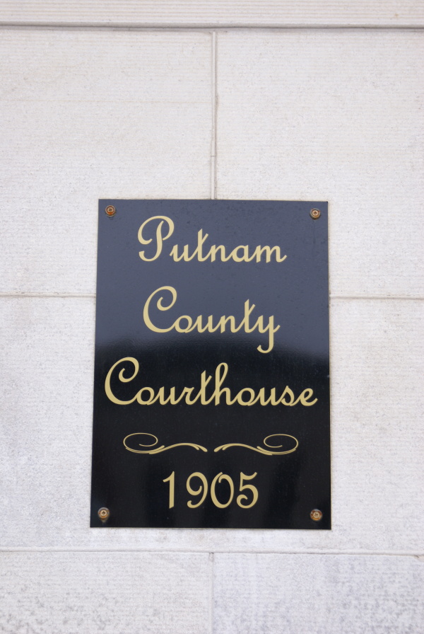 Putnam County Court House dedication plaque in Greencastle Indiana