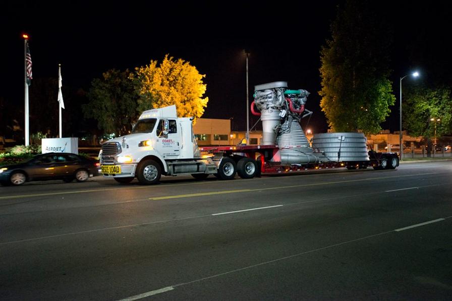 F-1 rocket engine EM-1 (Engineering Mockup 1) passing the old
    Rocketdyne headquarters in Canoga Park, during is move to the De Soto Ave
    facility