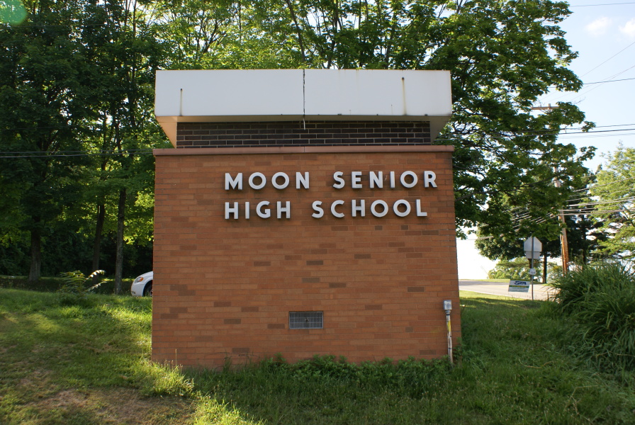 Sign at the entrance to the Moon Senior High School