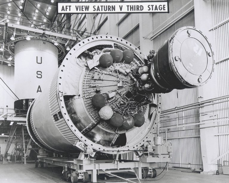 NASA picture MSFC-75-SA-4105-2C Saturn V S-IVB ambient helium spheres