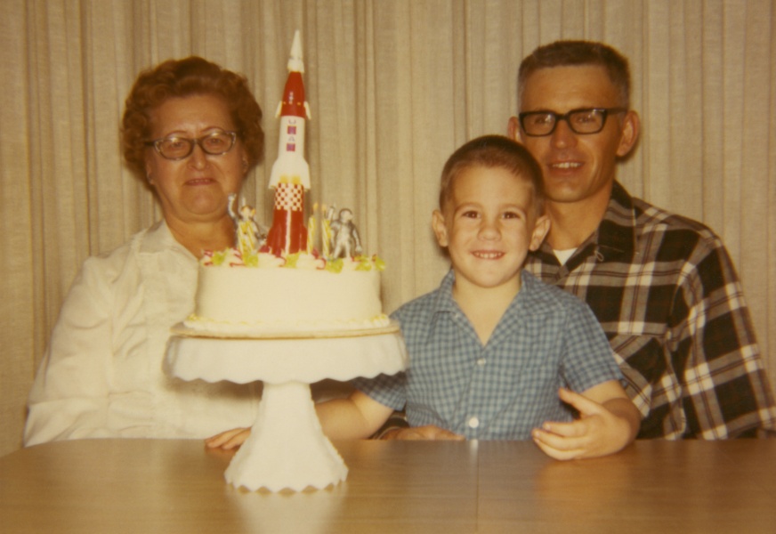 Mike Jetzer's 1960s space race rocket birthday cake