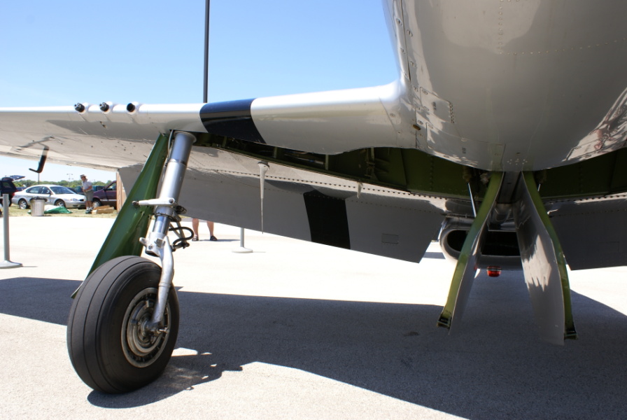 P-51 Petie 2nd wing and landing gear