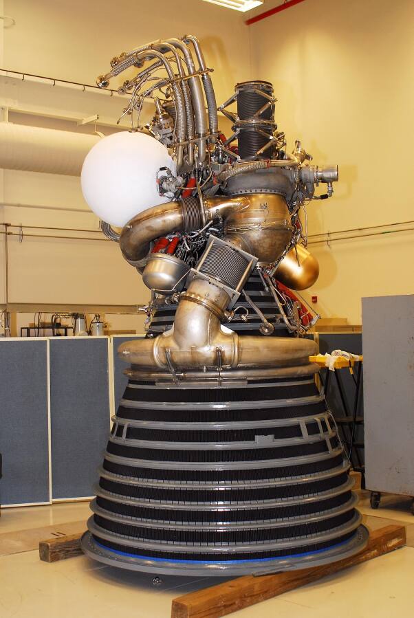 Fully-painted J-2 rocket engine during Building 4200 J-2 Engine Prep (Nov 2007-Jan 2008) at Marshall Space Flight Center Engine Displays