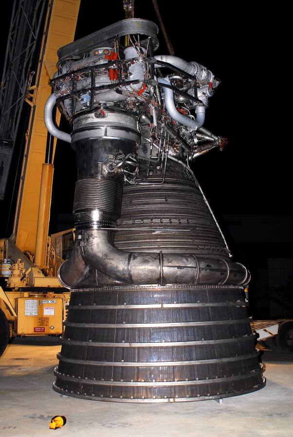 F-1 rocket engine in its final position after F-4023 Installation at Building 4205 (October 21, 2009) at Marshall Space Flight Center Engine Displays