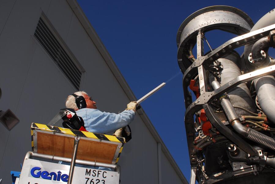 Prepping F-1 Engines (October/November 2007) at Marshall Space Flight Center Engine Displays