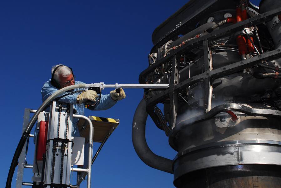 Prepping F-1 Engines (October/November 2007) at Marshall Space Flight Center Engine Displays