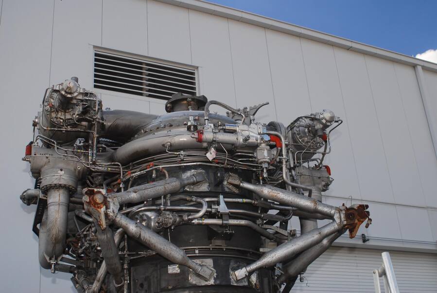 Prepping F-1 Engines (October/November 2007) at Marshall Space Flight Center Engine Displays