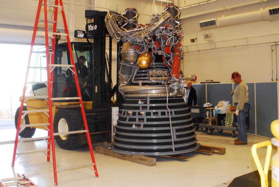 Moving the J-2 rocket engine out of the garage bay during Building 4200 J-2 Engine Relocation (March 6, 2008) at Marshall Space Flight Center Engine Displays