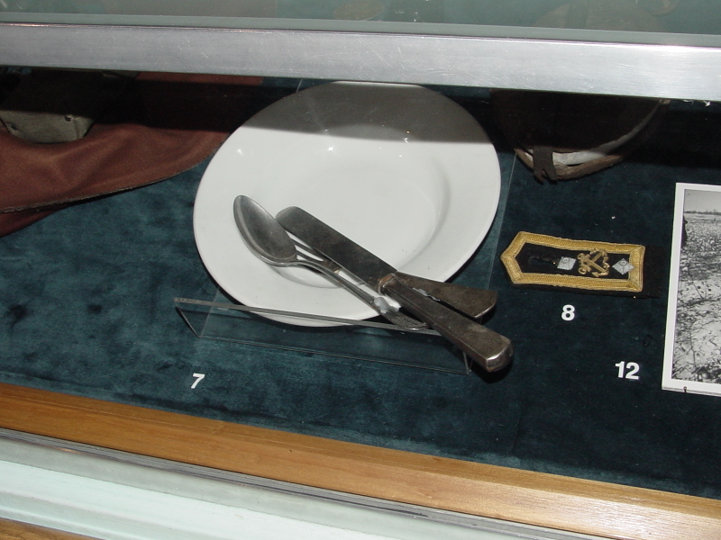Mess kit in U-505 (pre-relocation) exhibit at Museum of Science & Industry
