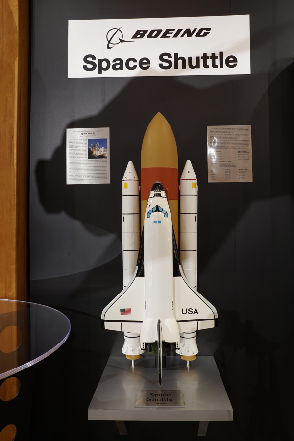 Space Shuttle 1/50 scale model at James S. McDonnell Prologue Room