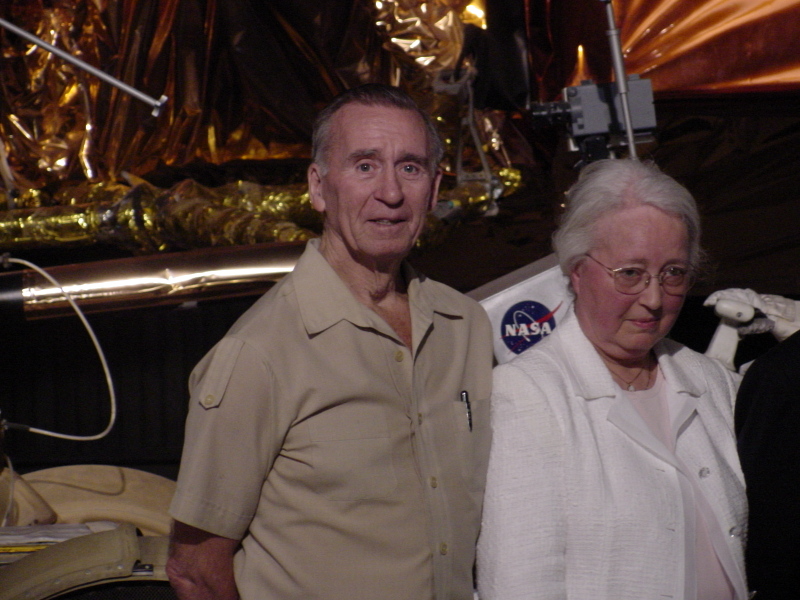 Walt Cunningham and Dorothy Davidson at the Third Annual Saturn/Apollo Reunion (2006) at the U.S. Space & Rocket Center.