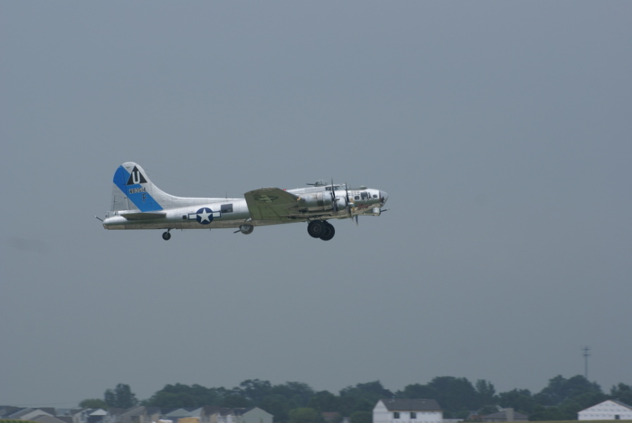 B-17 Sentimental Journey take-off and raising landing gear