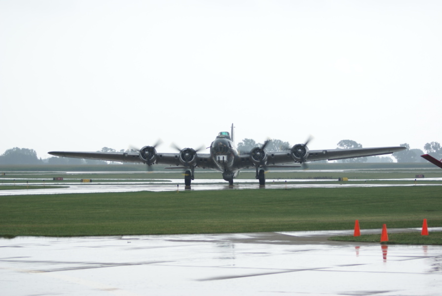 B-17 Sentimental Journey landing and taxiing