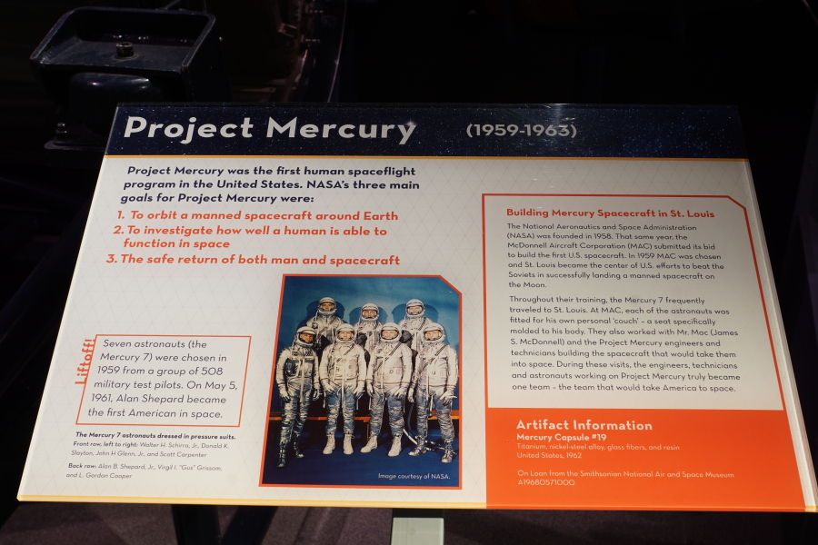 sign accompanying Mercury S/C #19 at St. Louis Science Center