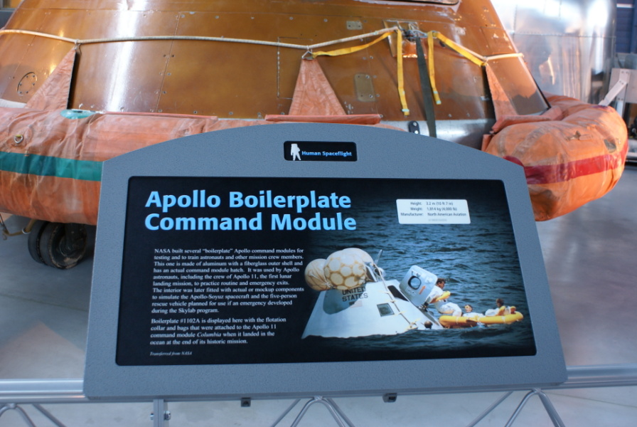 Sign accompanying Apollo Boilerplate BP-1102A at Udvar-Hazy Center