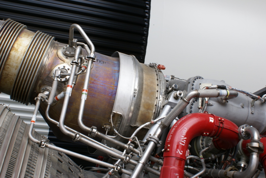 Heat exchanger lines (GOX and helium return lines, LOX and helium supply lines) on F-1 Engine (Davidson Center) at U.S. Space and Rocket Center