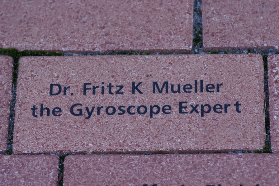 Dr. Fritz K Mueller